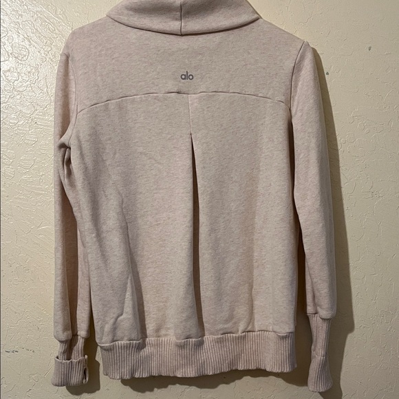 ALO Yoga Cream Turtleneck Sweatshirt - Picture 7 of 10